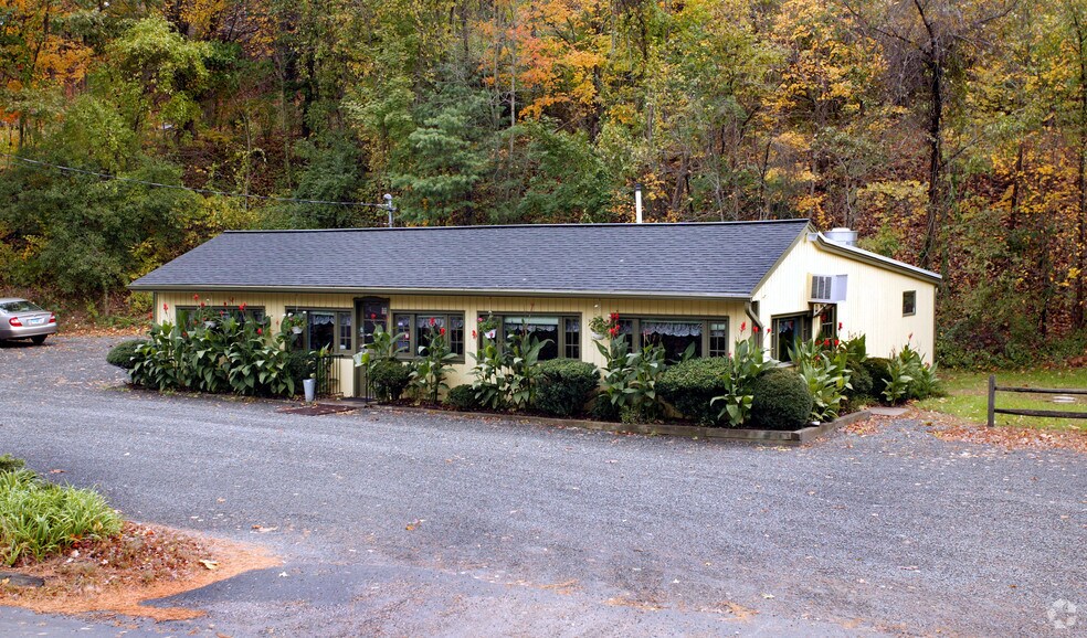 Primary Photo Of 1143 Main St S, Woodbury Restaurant For Sale