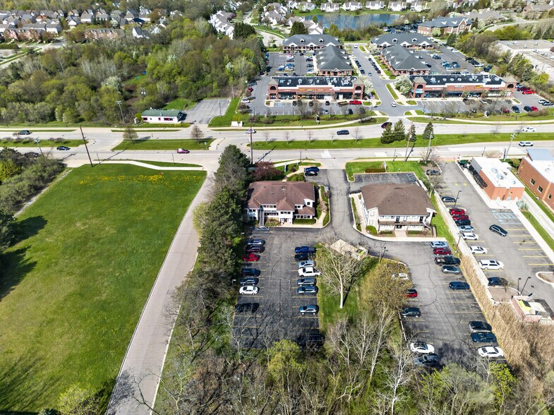 More Photos Of 6300 Sashabaw Rd, Village of Clarkston Storefront For Lease