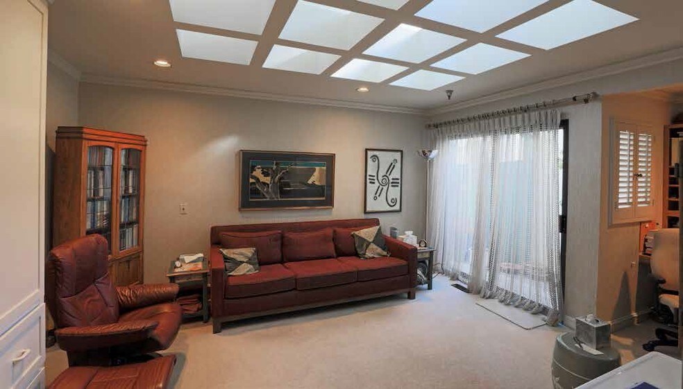 More Photos Of 1626 Westwood Blvd, Los Angeles Office For Lease