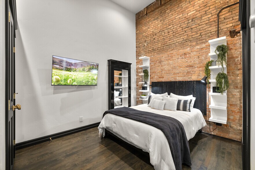 More Photos Of 30-50 2nd St E, Kalispell Office Residential For Sale