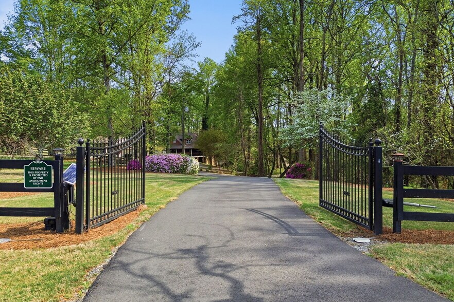More Photos Of 611 Elliott Rd, Dawsonville Specialty For Sale