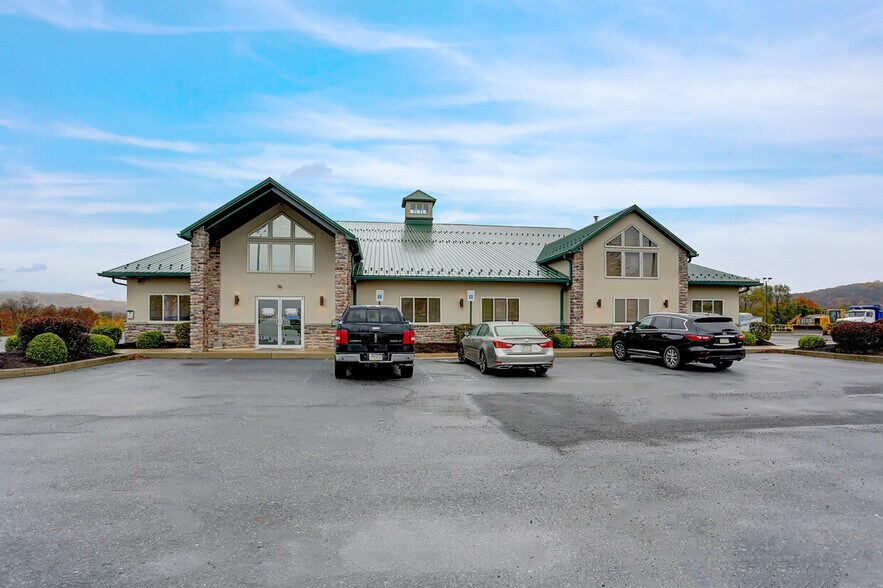 More Photos Of 655 Brown Rd, Myerstown Warehouse For Sale