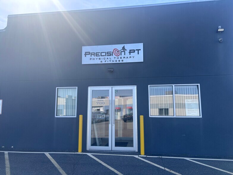 More Photos Of 140 Eileen Way, Syosset Warehouse For Lease