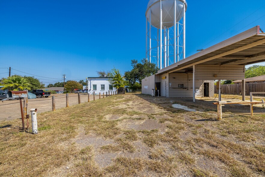 More Photos Of 3703 S College Ave, Bryan Storefront Retail Office For Sale