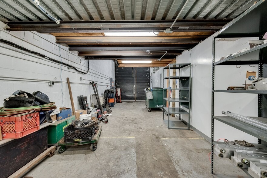 More Photos Of 39 Dobbin St, Brooklyn Warehouse For Sale