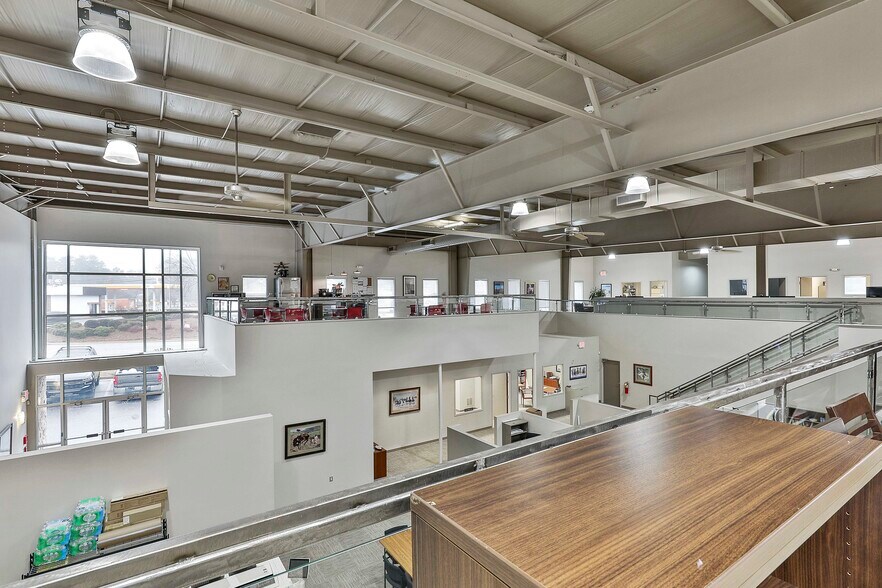 More Photos Of 1039 Sullivan Rd, Newnan Office For Lease