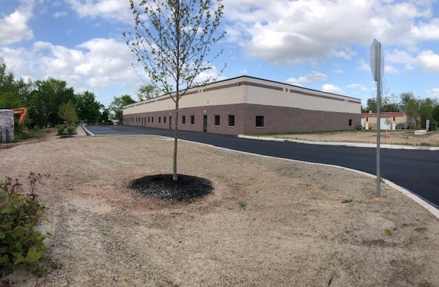 More Photos Of 411-423 Nina Way, Warminster Township Light Distribution For Lease