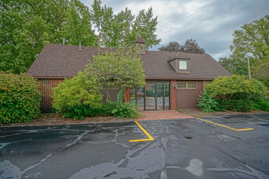 More Photos Of , Rockford Office For Sale