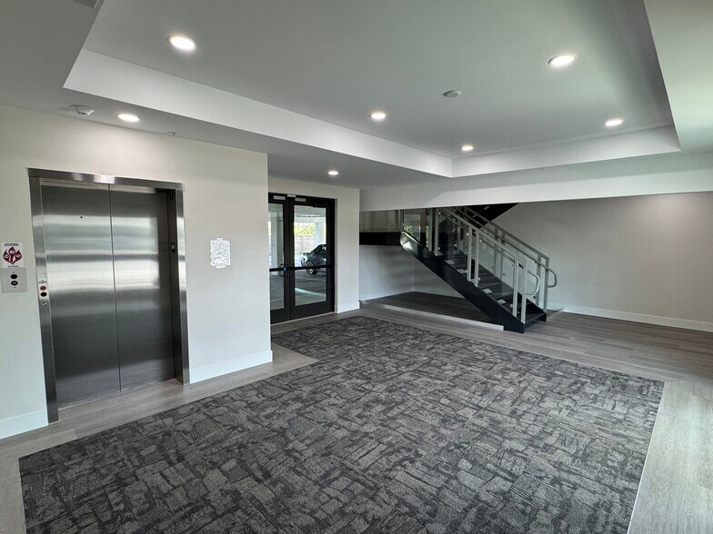 More Photos Of 6100 Trail Blvd, Naples Medical For Sale