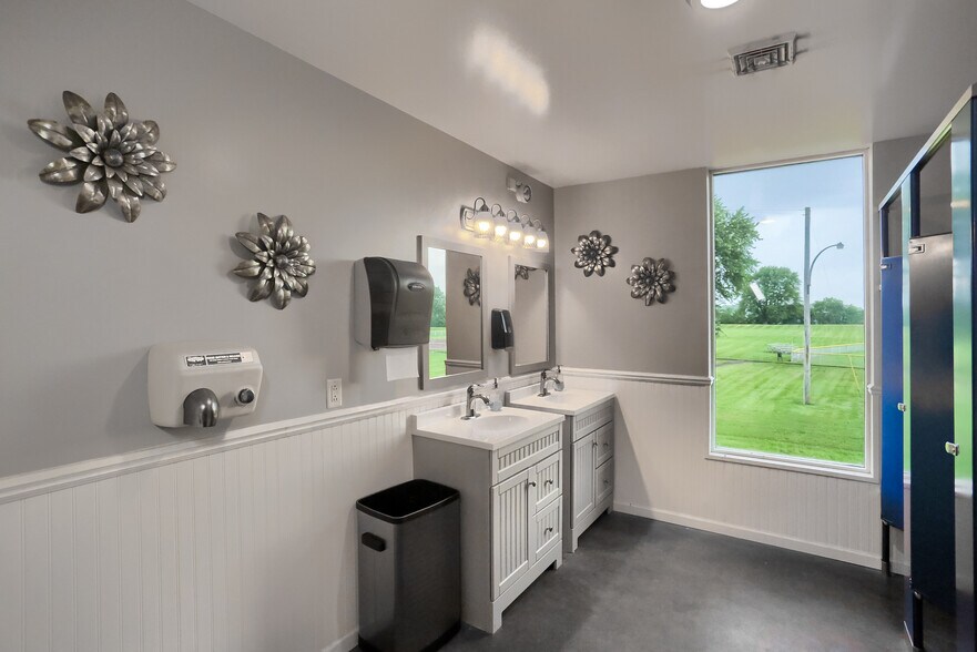More Photos Of 4512 State St, Edinburg Lodge Meeting Hall For Sale