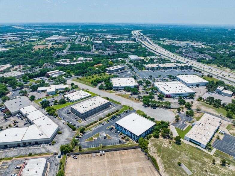 More Photos Of 1606 Headway Cir, Austin Light Manufacturing For Lease