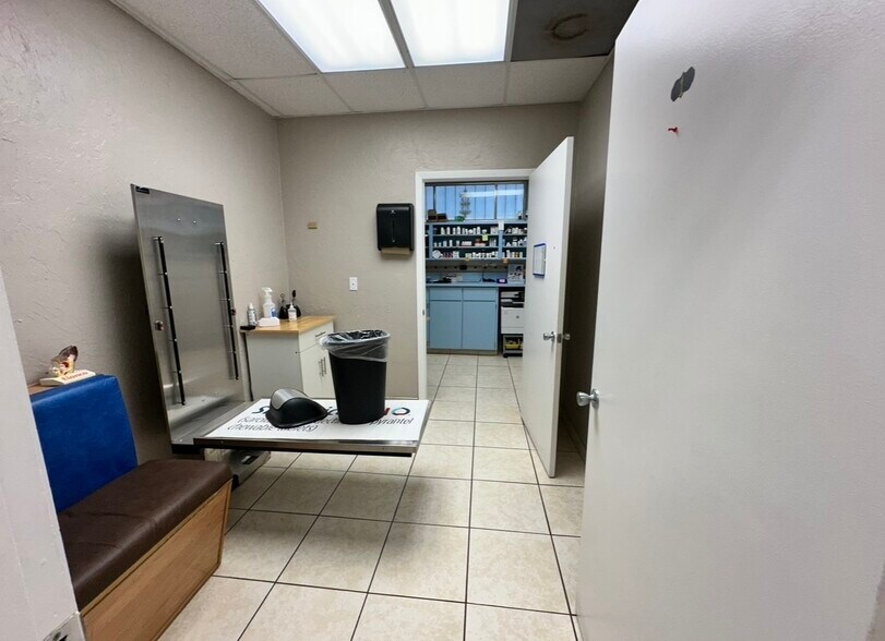 More Photos Of 1104 S Nova Rd, Ormond Beach Office For Sale