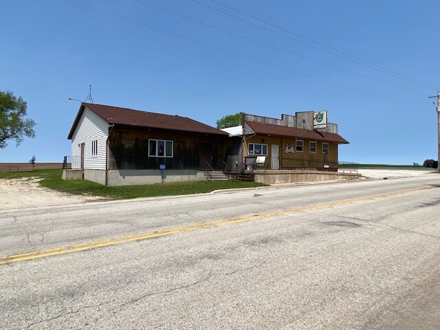 More Photos Of E2578 County Rd S, Casco Bar For Sale