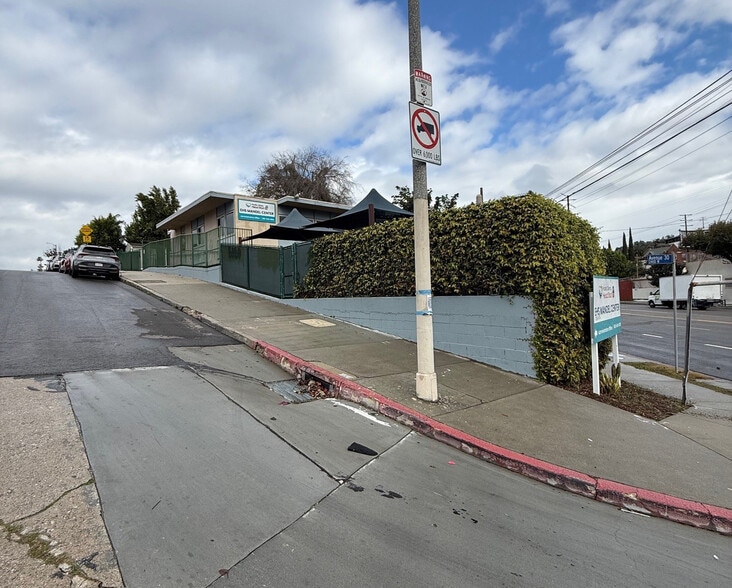 More Photos Of 2415 W Avenue 30, Los Angeles Daycare Center For Sale