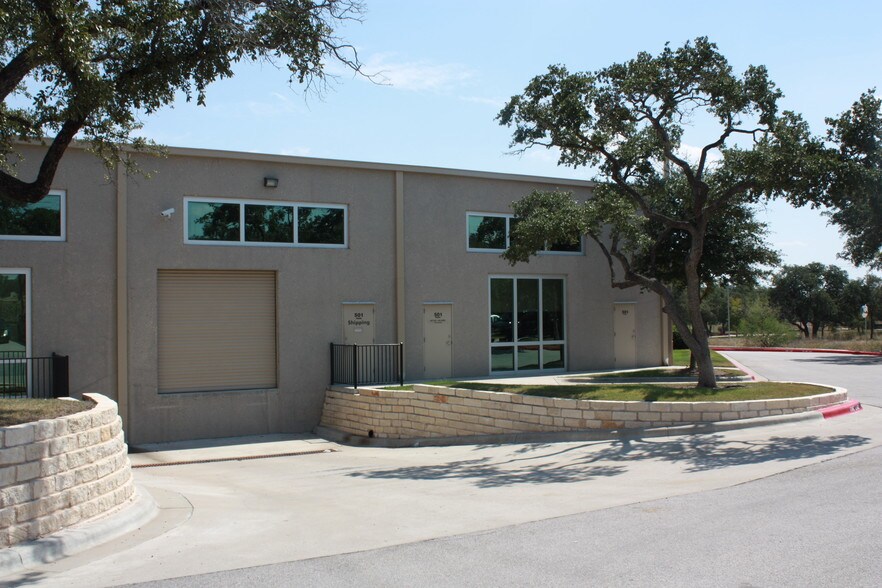 More Photos Of 1101 Arrow Point Dr, Cedar Park Flex For Lease