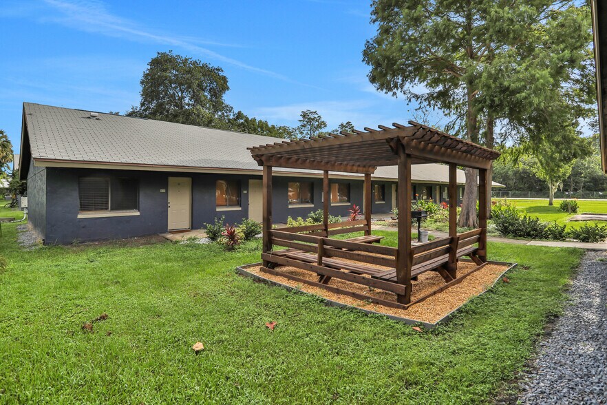 More Photos Of 1830 S Clyde Morris Blvd, Daytona Beach Apartments For Sale