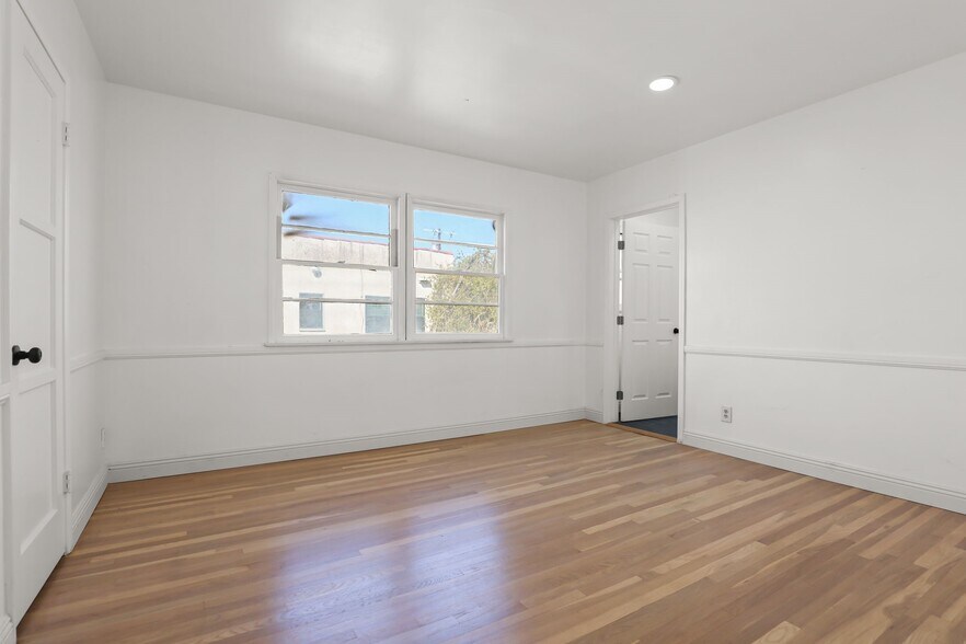 More Photos Of 4409 Victoria Park Dr, Los Angeles Apartments For Sale