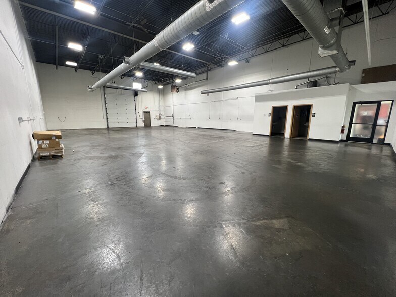More Photos Of 14050 NE Lincoln St, Ham Lake Manufacturing For Lease