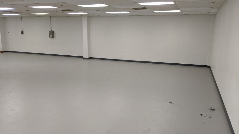 More Photos Of 6504 McGrew St, Houston Warehouse For Lease