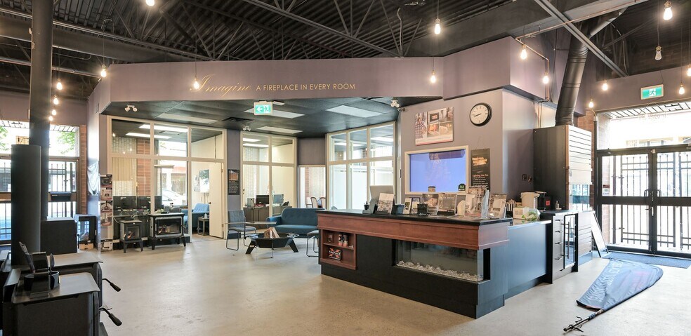 More Photos Of 2695 Quadra St, Victoria Storefront Retail Office For Lease
