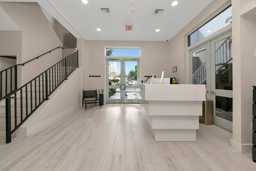 More Photos Of 1345 2nd St, Sarasota Office Residential For Sale