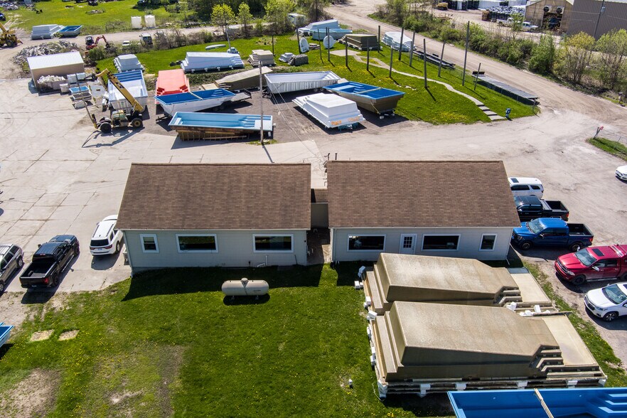 More Photos Of 3090 W Cook Rd, Grand Blanc Showroom For Sale