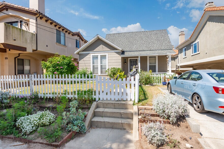 More Photos Of 213 S Francisca Ave, Redondo Beach Multifamily For Sale