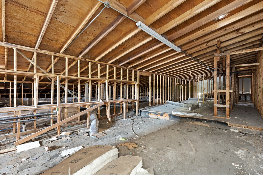 More Photos Of 734 Ashland Ter, Chattanooga Storefront Retail Office For Sale