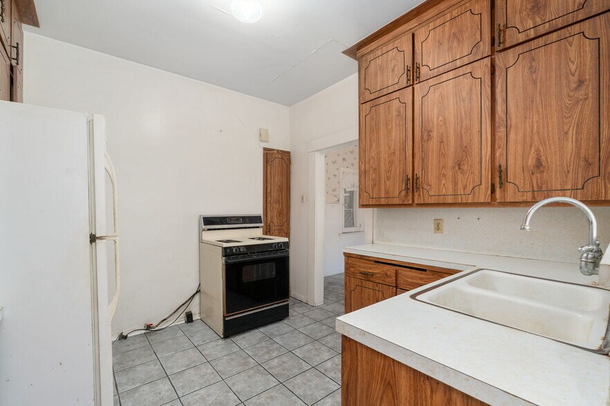 More Photos Of 4458 Maplewood Ave, Los Angeles Multifamily For Sale