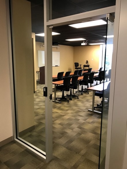More Photos Of 8030 Arrowridge Blvd, Charlotte Office For Sale
