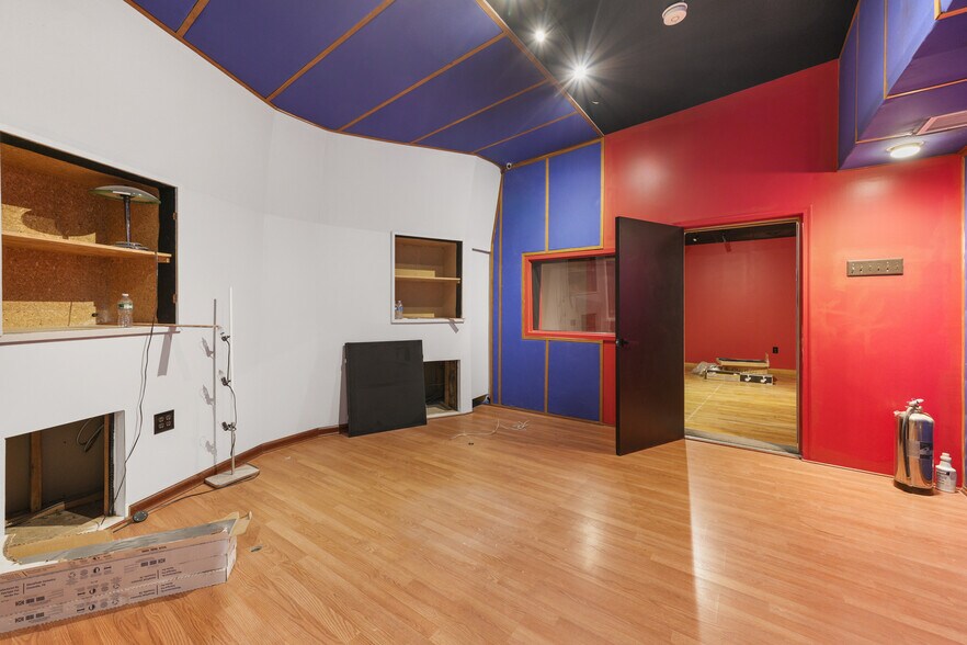 More Photos Of 301 Hoboken Rd, Carlstadt Storefront Retail Office For Sale