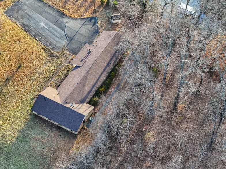 More Photos Of 2425 Highway 41A Byp, Clarksville Light Distribution For Sale