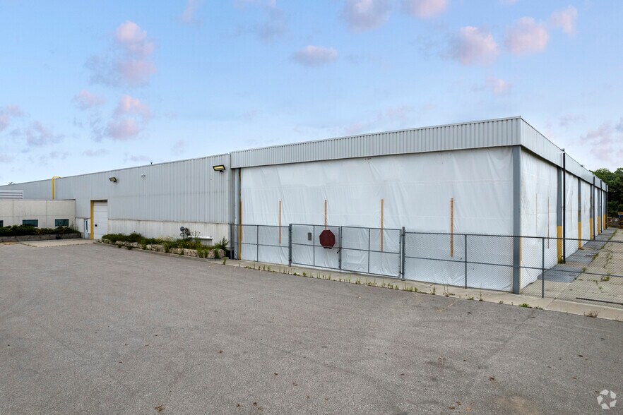More Photos Of 1920 Silicone Dr, Pickering Warehouse For Lease