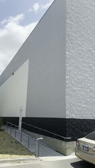 Primary Photo Of 3615 E Exchange Ave, Aurora Distribution For Lease