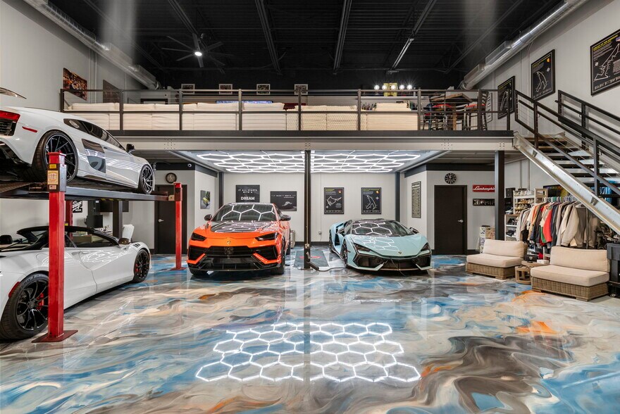 More Photos Of 1111 N 34th St, Tampa Self Storage For Sale