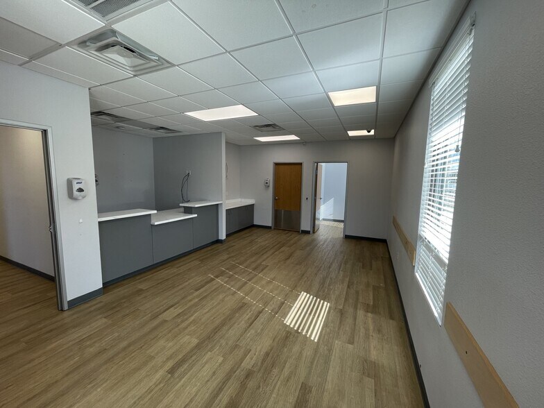 More Photos Of 2826 S Henderson Blvd, Kilgore Freestanding For Lease