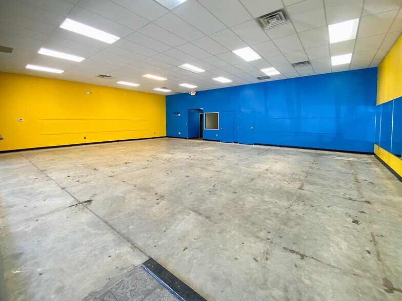 More Photos Of 14300 Cantrell Rd, Little Rock Unknown For Lease