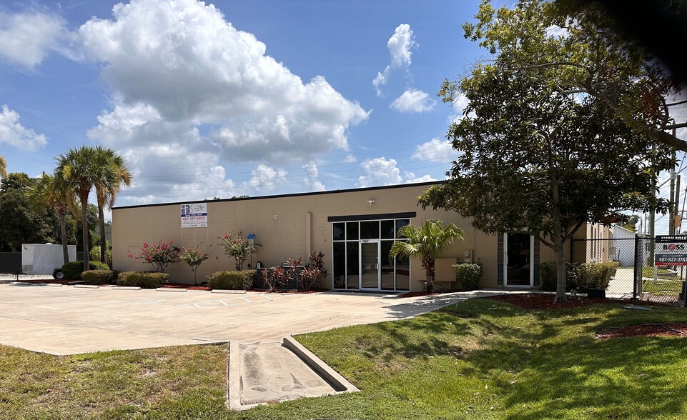 More Photos Of 1827 Silver Star Rd, Orlando Unknown For Lease