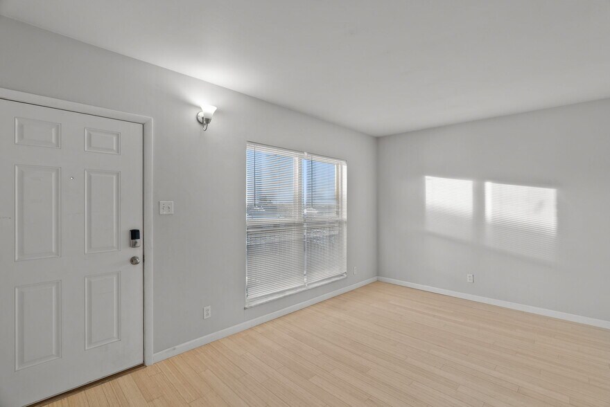 More Photos Of 5225 Southwest Ave, Saint Louis Apartments For Sale