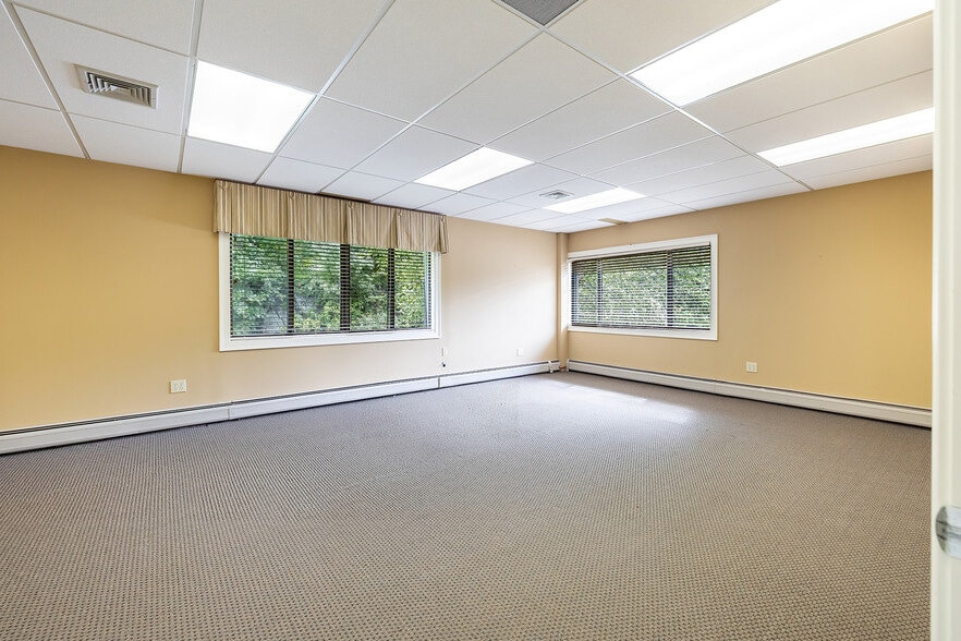 More Photos Of 9 Old Sugar Hollow Rd, Danbury Office For Sale
