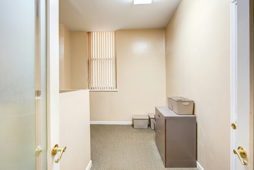 More Photos Of 139 Amboy St, Brooklyn Religious Facility For Lease