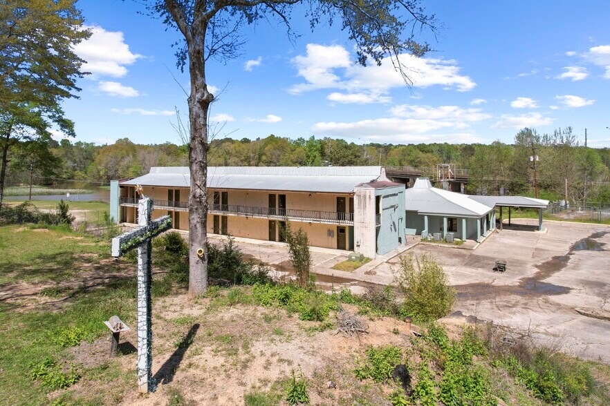 More Photos Of 1010 N Eufaula Ave, Eufaula Hotel For Sale