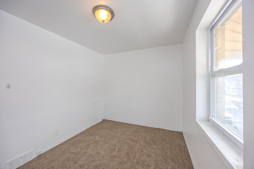 More Photos Of 2101 Pine Ave, Niagara Falls Storefront Retail Residential For Sale