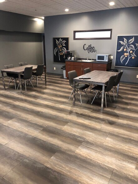 More Photos Of 2727 W 2nd St, Hastings Office For Lease