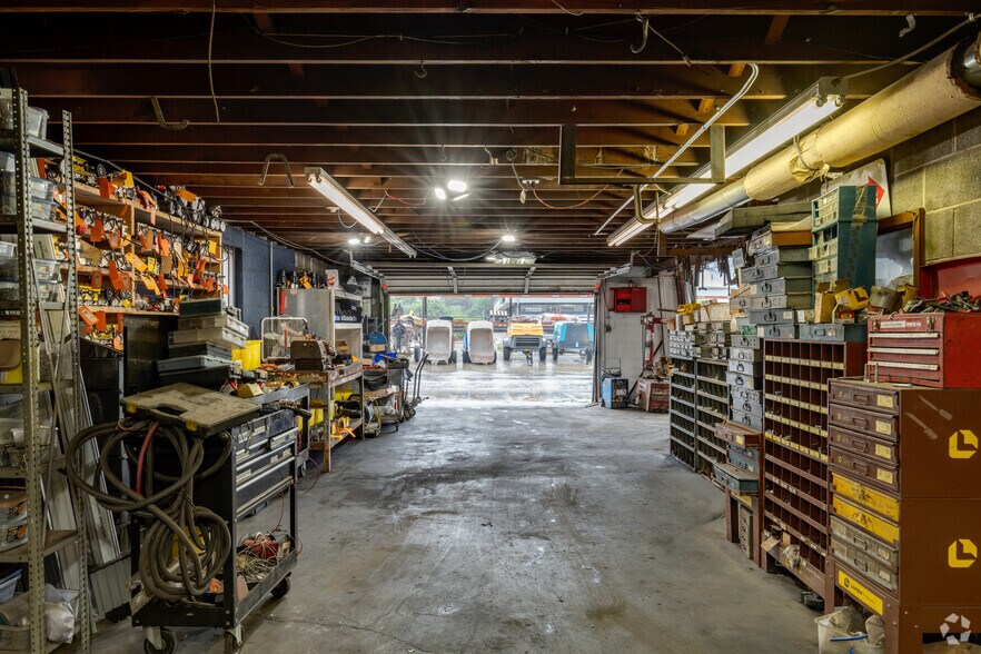 More Photos Of 49260 Van Dyke Ave, Shelby Township Warehouse For Sale