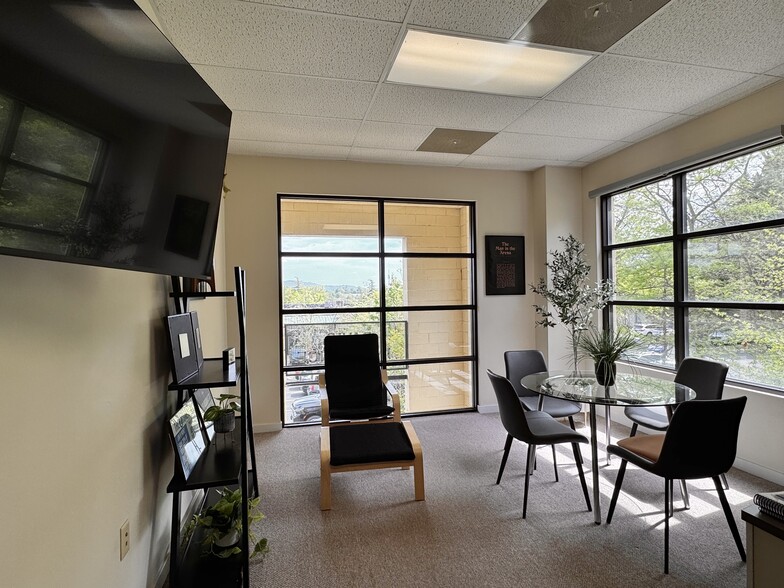 More Photos Of 669 Berkmar Ct, Charlottesville Office For Sale