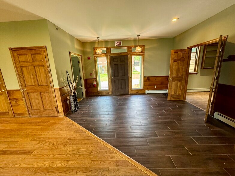 More Photos Of 487 Stevens Pl, Wells River Hospitality For Sale