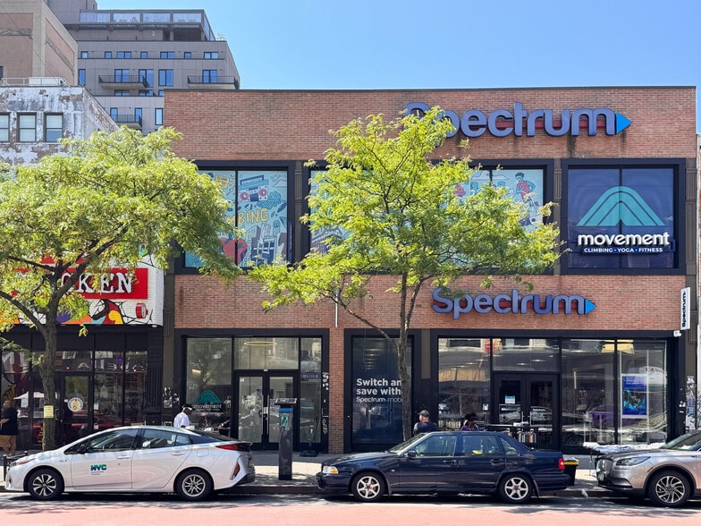 Primary Photo Of 243 W 124th St, New York Storefront For Lease