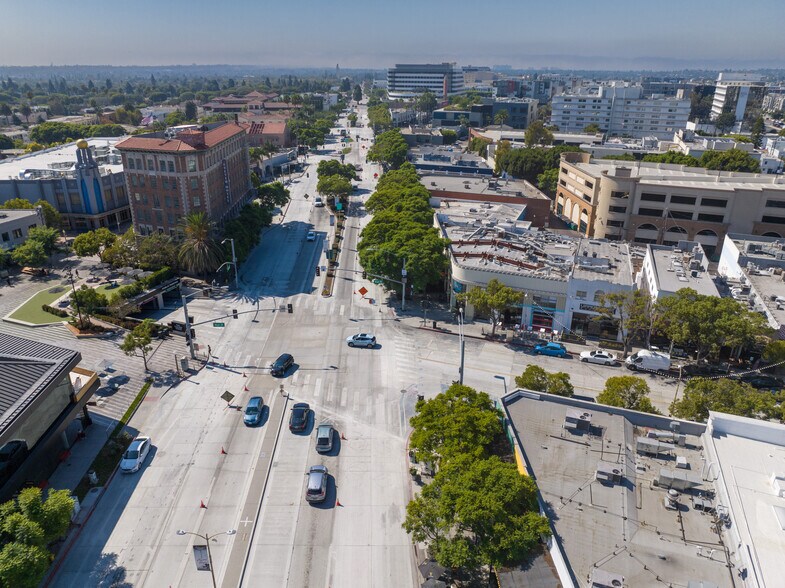 More Photos Of 3847 Main St, Culver City Storefront Retail Office For Lease