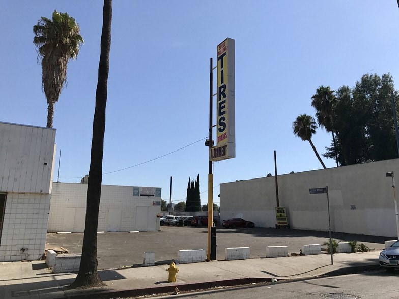More Photos Of 20930 Sherman Way, Canoga Park Auto Dealership For Lease